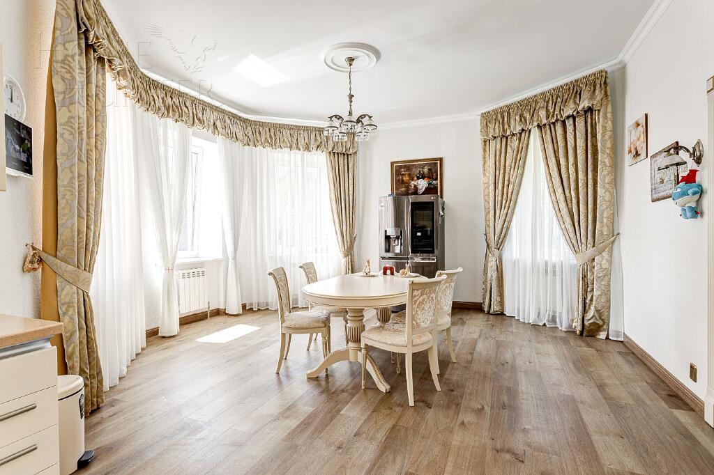 2-этажный коттедж 800 м² с отделкой