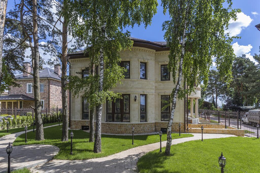 2-этажный коттедж 500 м² без отделки