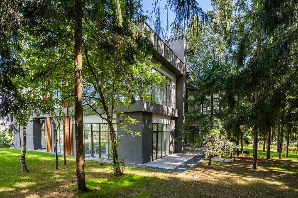 2-этажный коттедж 720 м² с отделкой