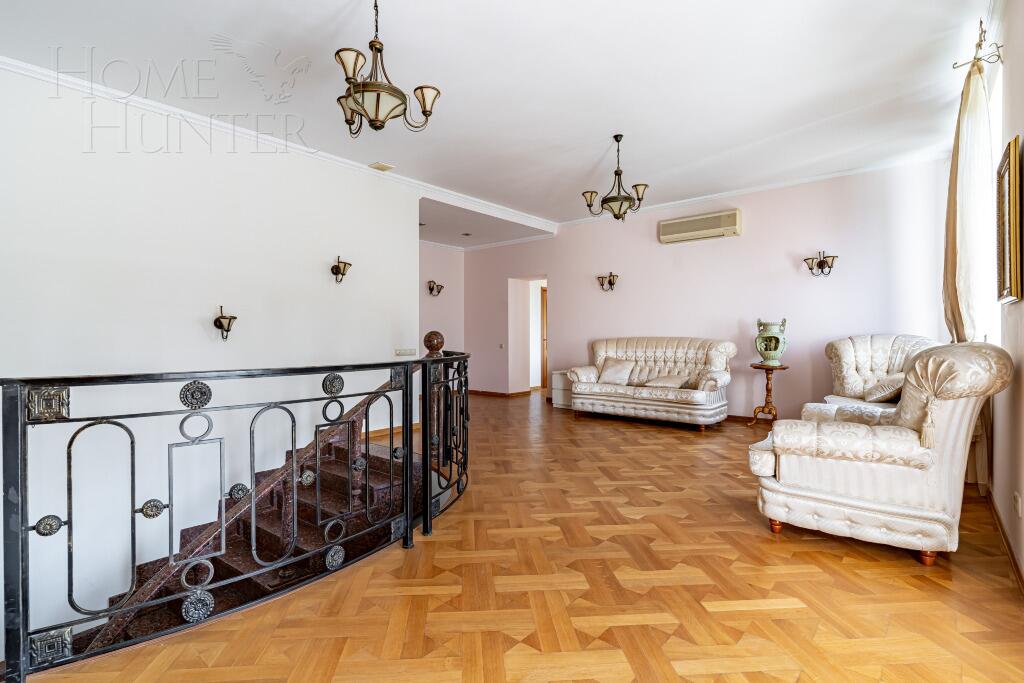2-этажный коттедж 550 м² с отделкой