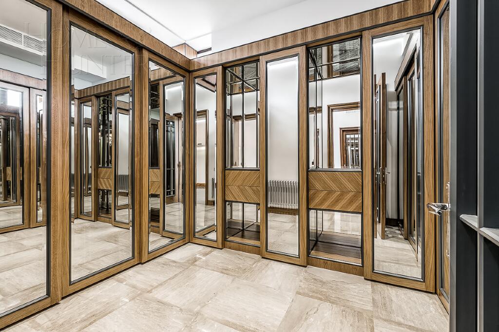 2-этажный коттедж 989.7 м² с отделкой