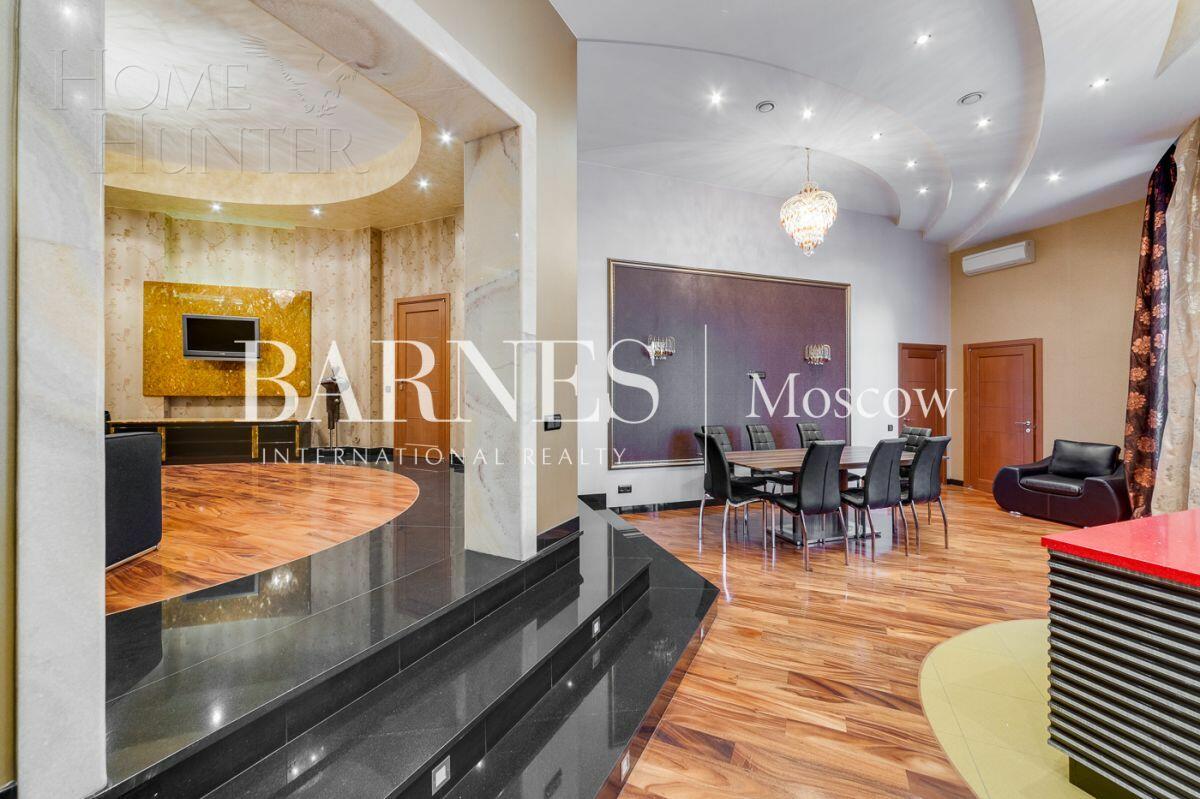 5-КОМН. КВАРТИРА С ОТДЕЛКОЙ 220 М² НА 3 ЭТАЖЕ