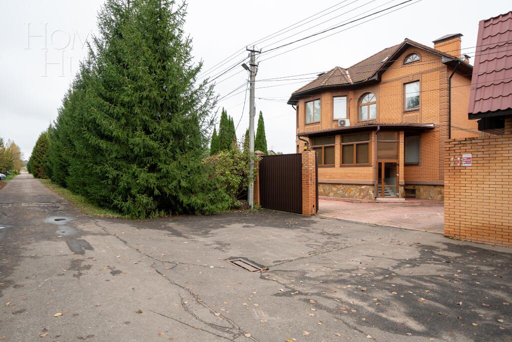 3-этажный коттедж 980 м² с отделкой