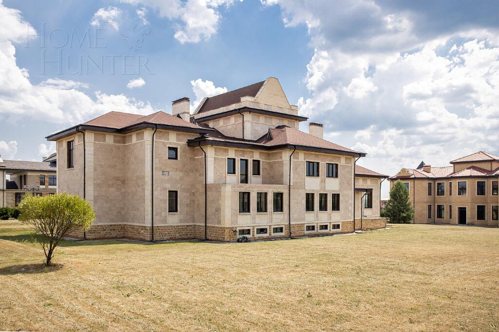 2-этажный коттедж 864.1 м² без отделки