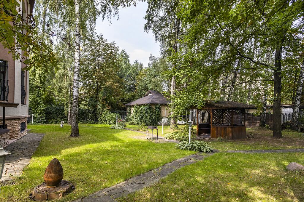 3-этажный коттедж 400 м² с отделкой