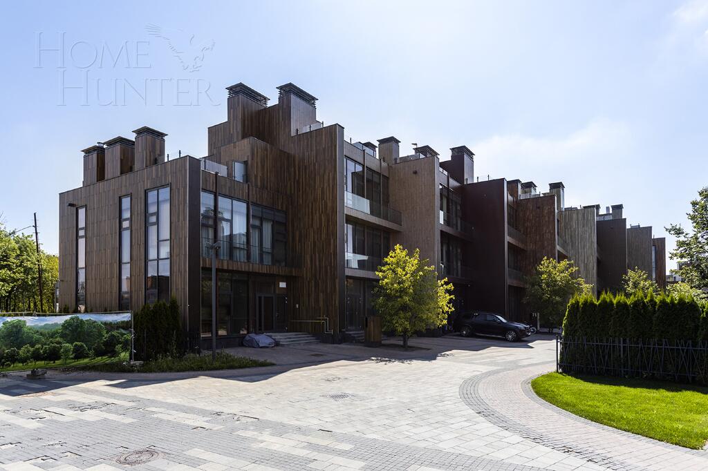 3-этажный таунхаус 220 м² без отделки