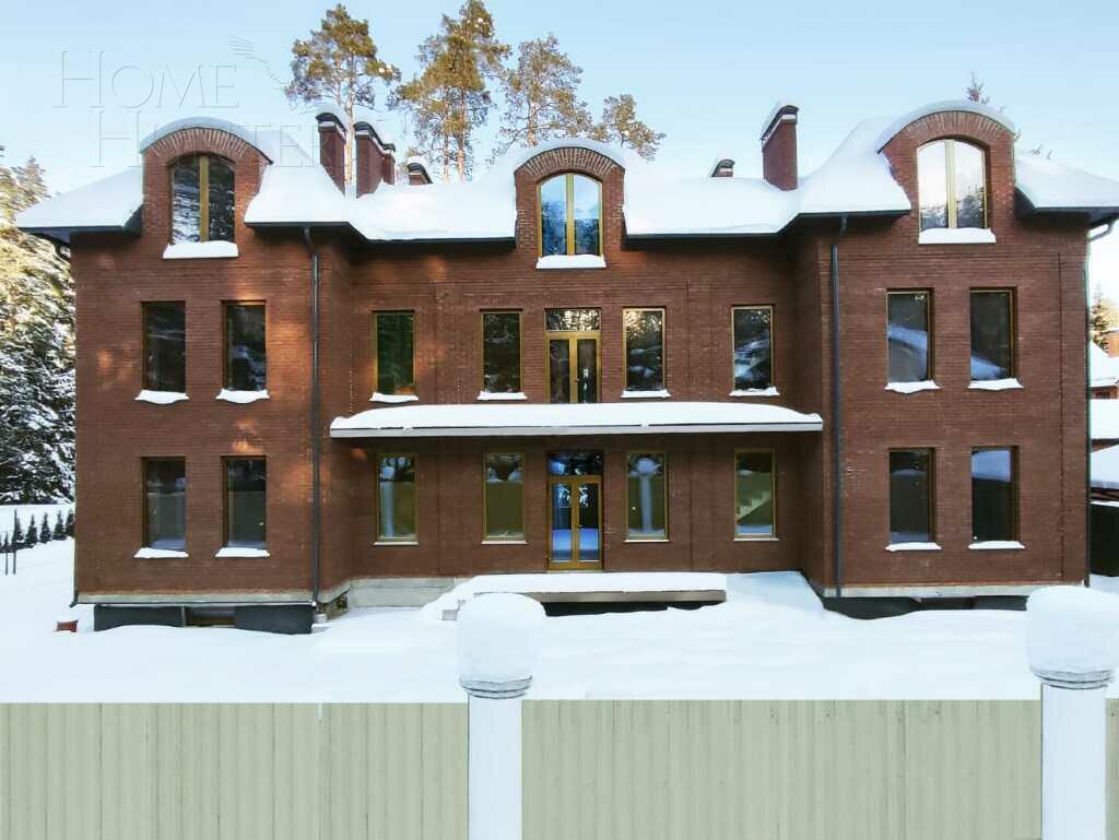 2-этажный коттедж 1 100 м² без отделки