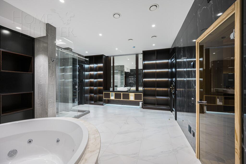 3-этажный коттедж 697 м² с отделкой