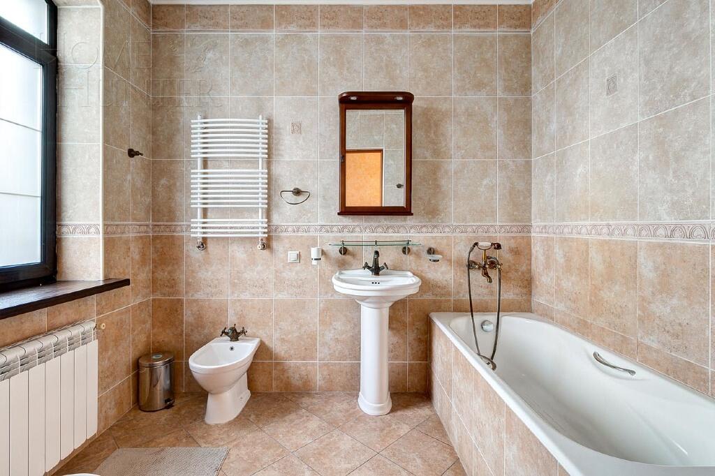 2-этажный коттедж 700 м² с отделкой