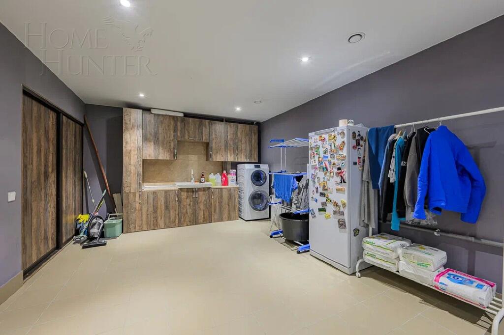 2-этажный коттедж 700 м² с отделкой