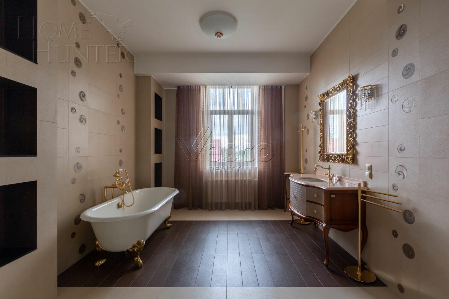 2-этажный коттедж 1 832 м² с отделкой