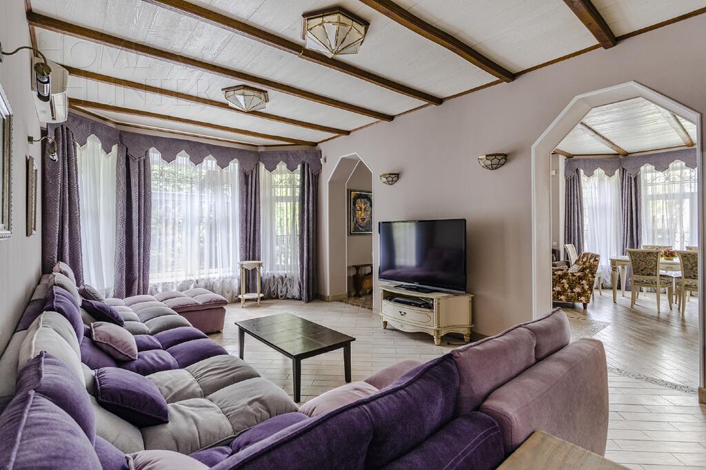 3-этажный коттедж 400 м² с отделкой