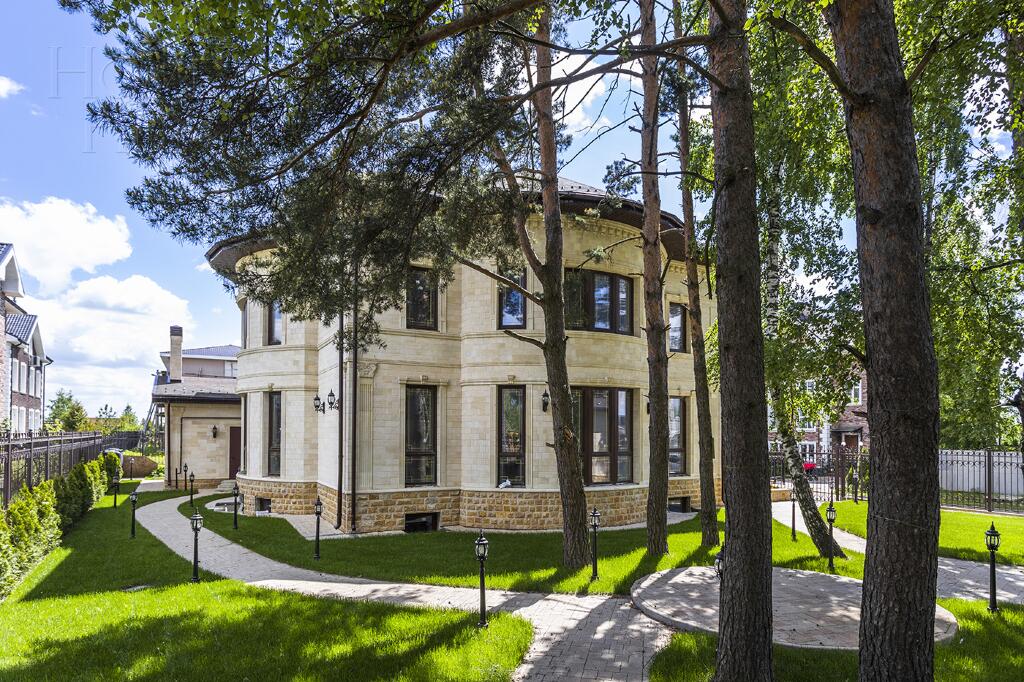 2-этажный коттедж 500 м² без отделки