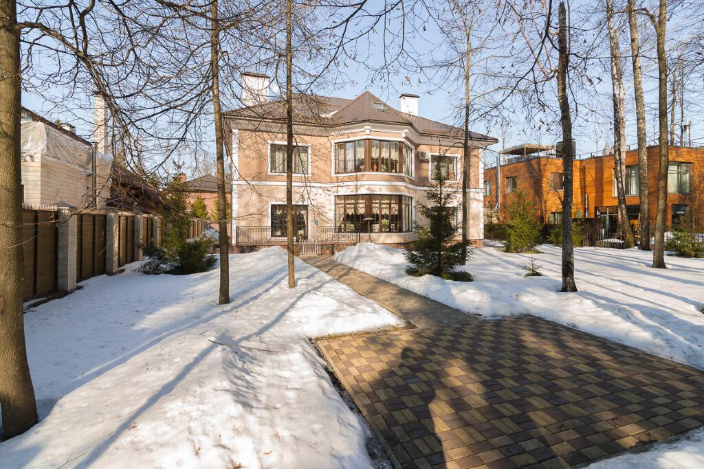 2-этажный коттедж 732 м² с отделкой