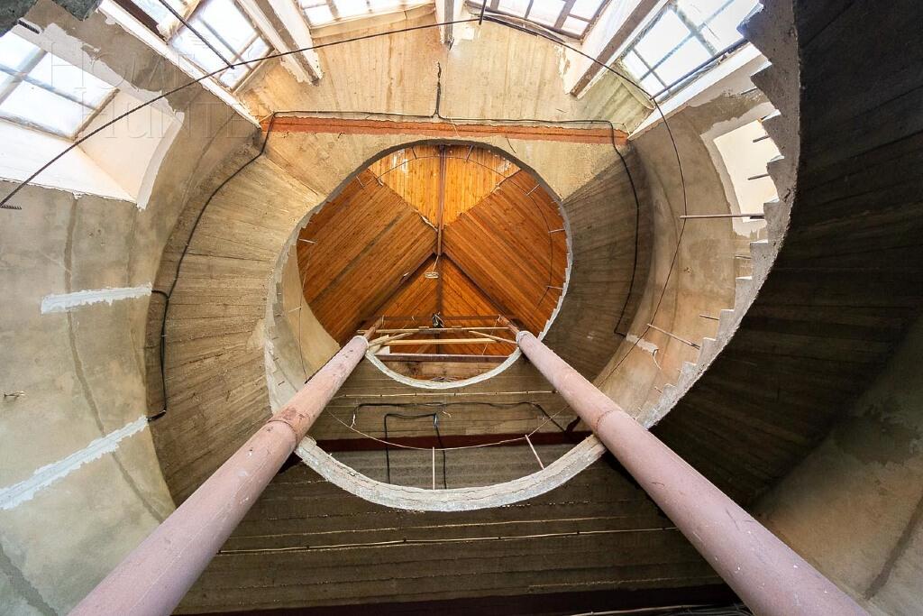 2-этажный коттедж 1 100 м² без отделки
