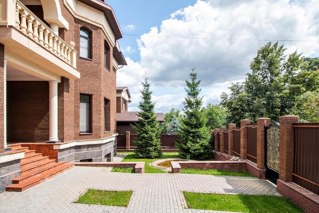 2-этажный коттедж 700 м² с отделкой