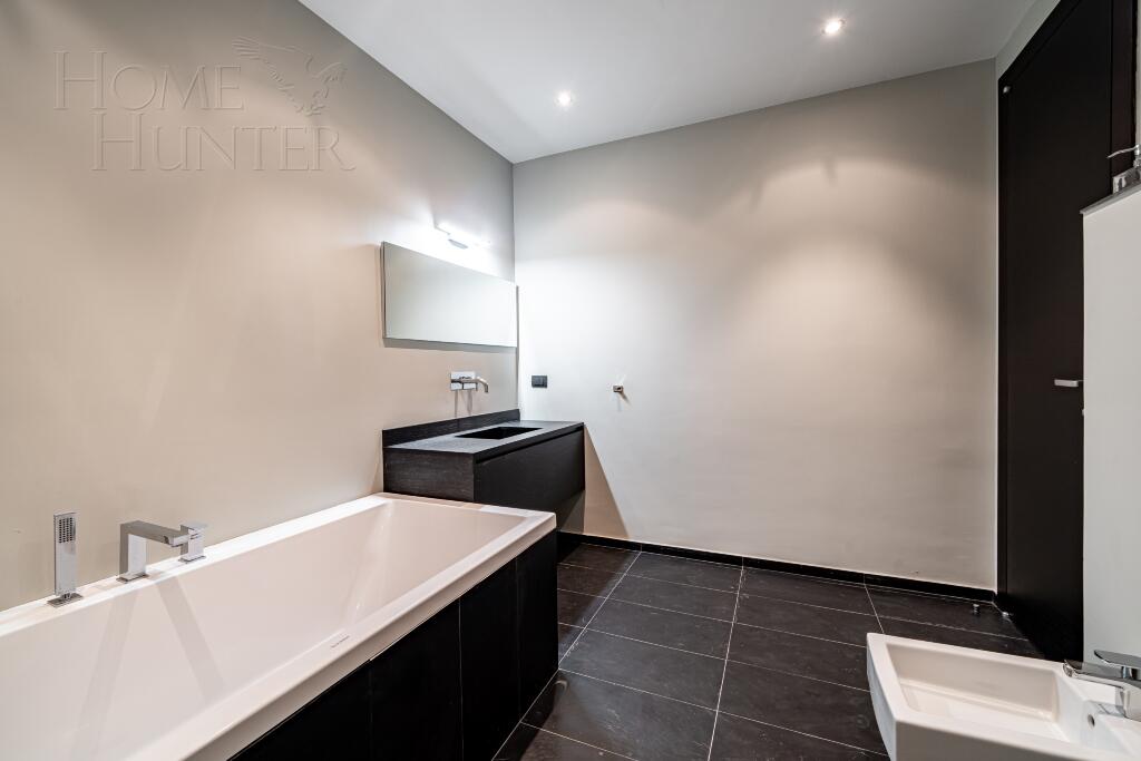 2-этажный коттедж 600 м² с отделкой