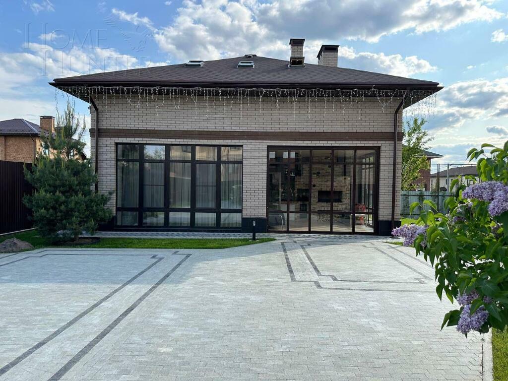 2-этажный коттедж 700 м² с отделкой