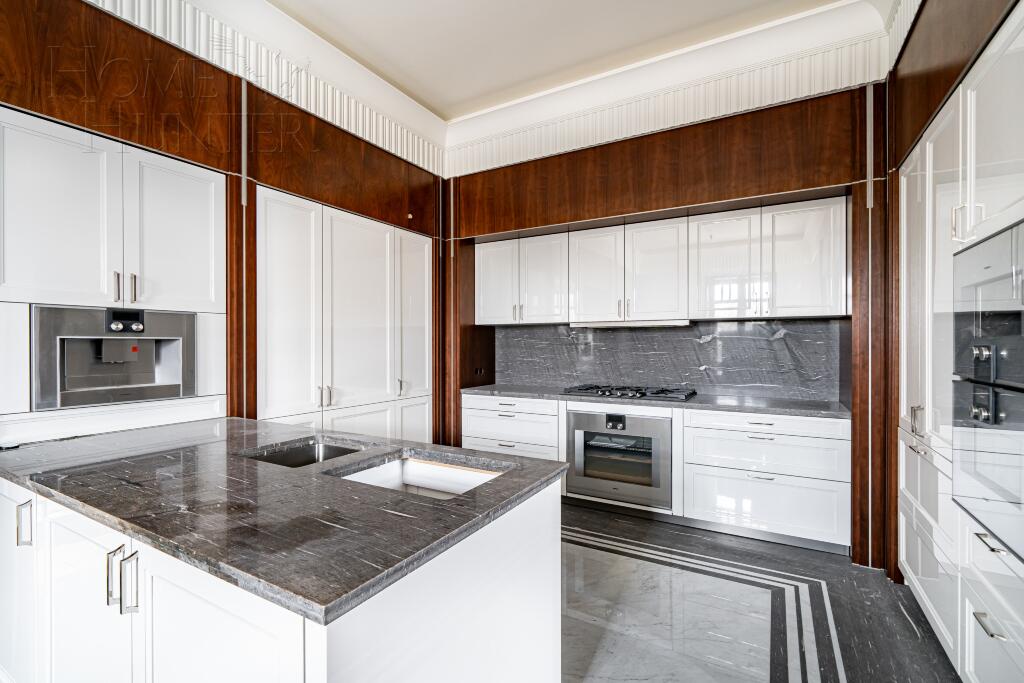 2-этажный коттедж 1 244 м² с отделкой
