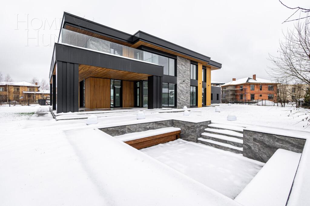 2-этажный коттедж 853.2 м² без отделки