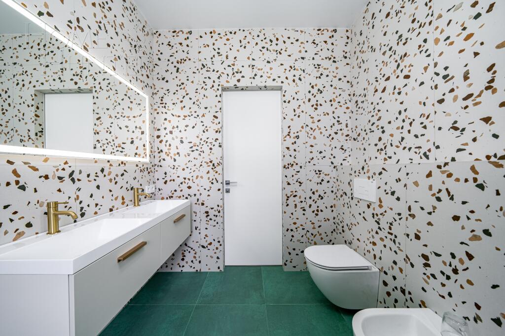 2-этажный коттедж 250 м² с отделкой