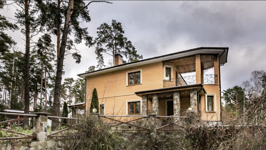 2-этажный коттедж 450 м² с отделкой