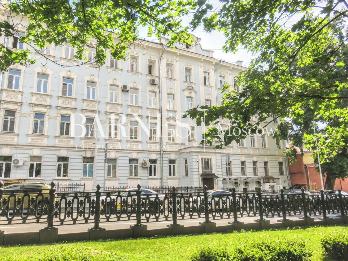 3-КОМН. КВАРТИРА С ОТДЕЛКОЙ 140 М² НА 2 ЭТАЖЕ