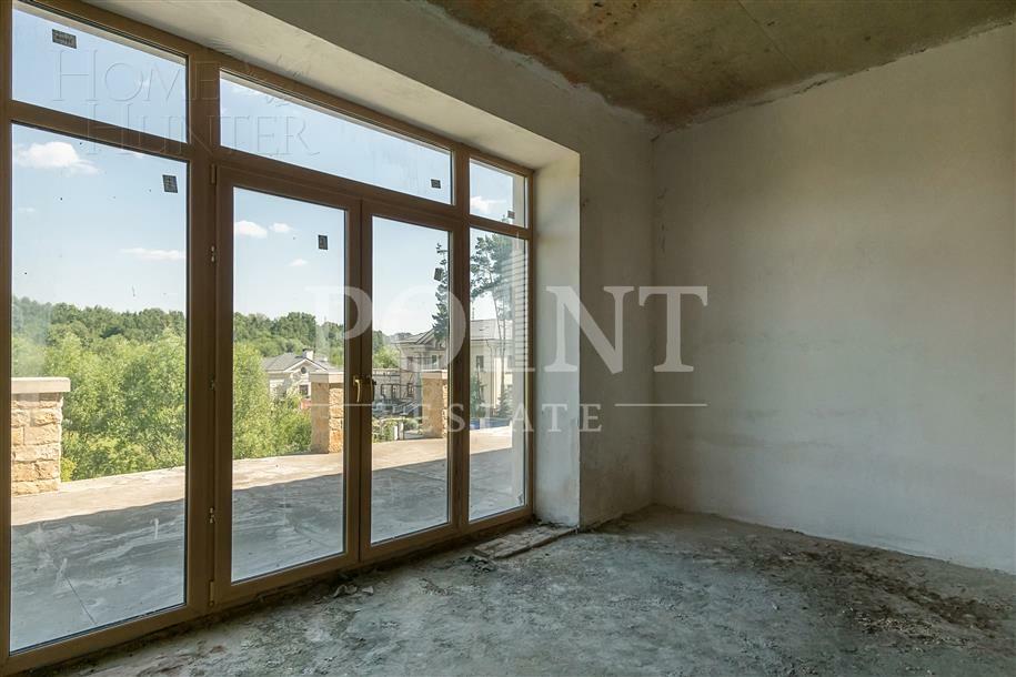 3-этажный коттедж 650 м² без отделки