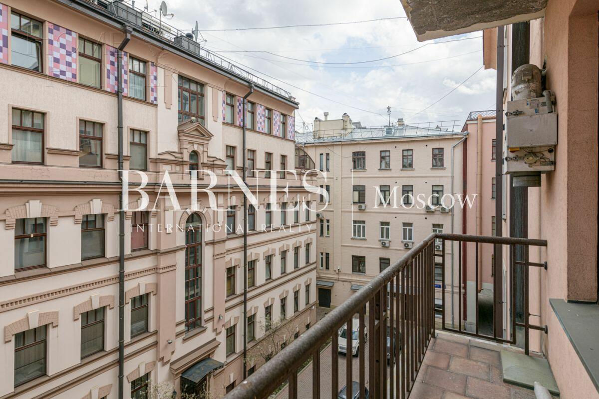 5-КОМН. КВАРТИРА С ОТДЕЛКОЙ 187.8 М² НА 4 ЭТАЖЕ
