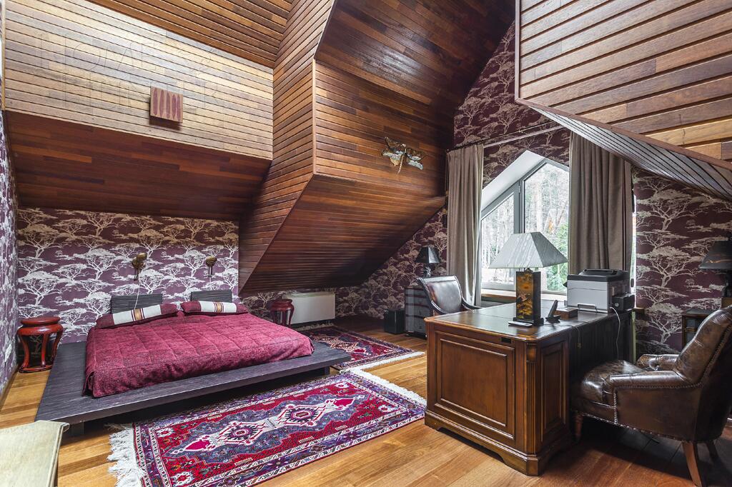 3-этажный коттедж 1 250 м² с отделкой