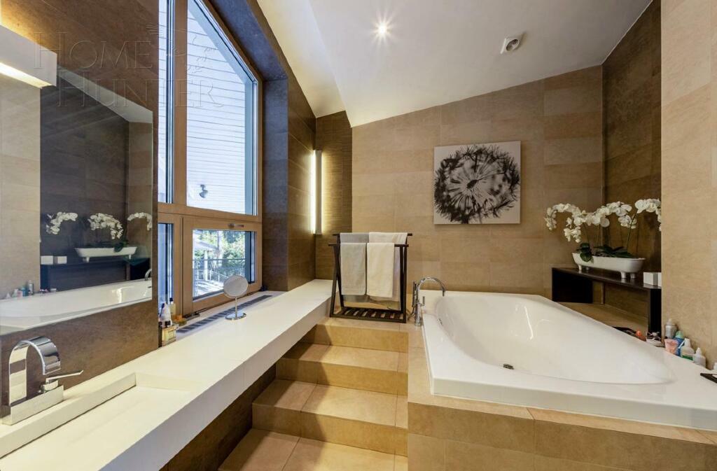 2-этажный коттедж 1 622 м² с отделкой