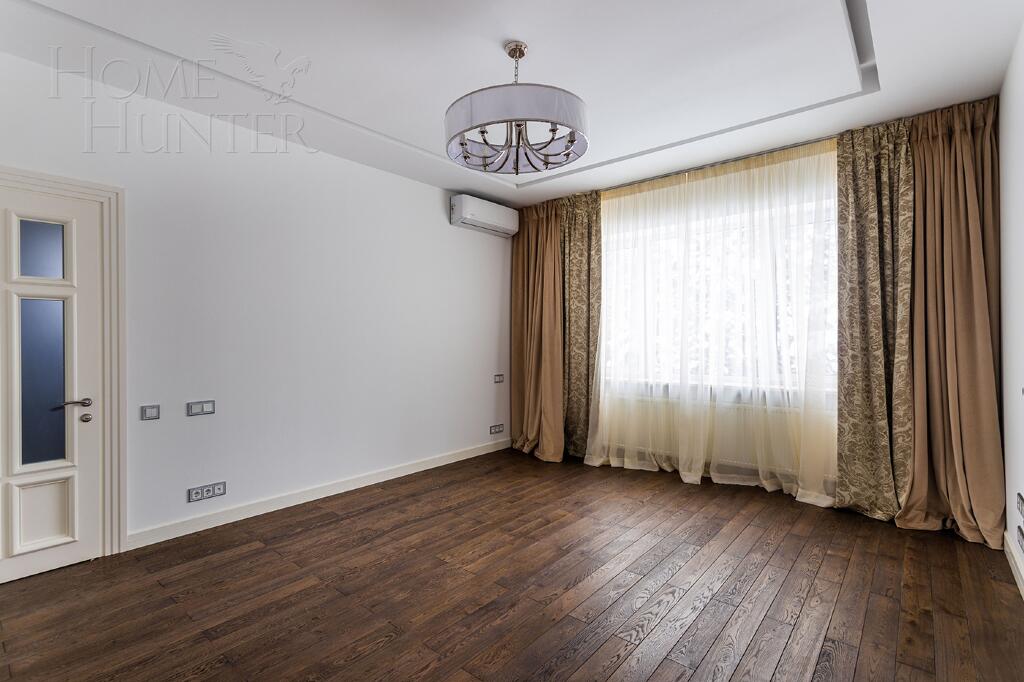 3-этажный таунхаус 360 м² с отделкой