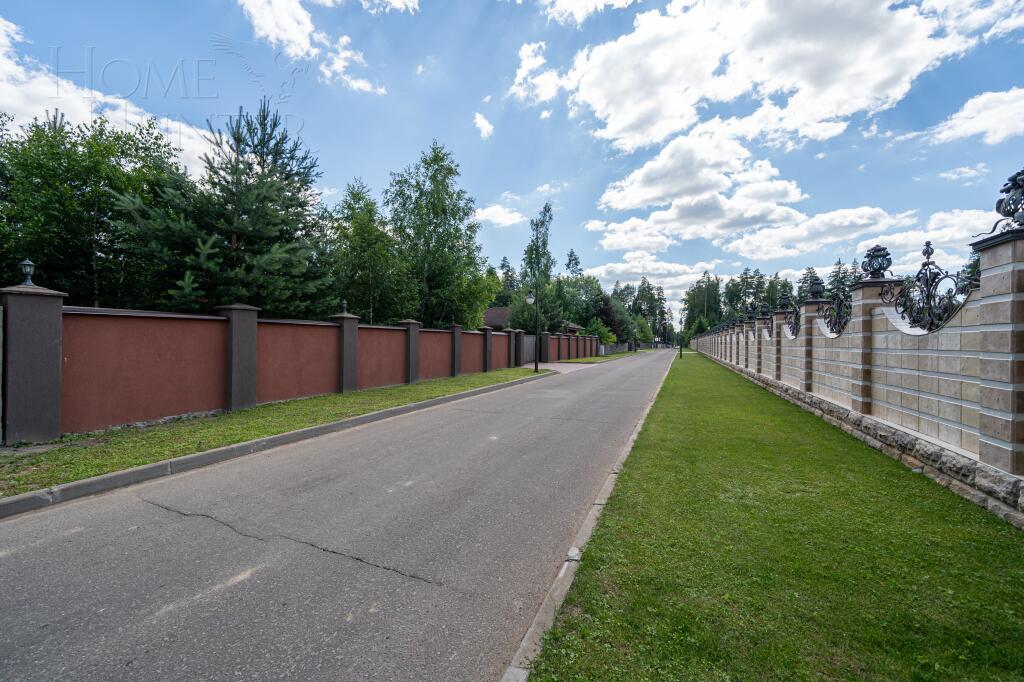 2-этажный коттедж 549 м² без отделки