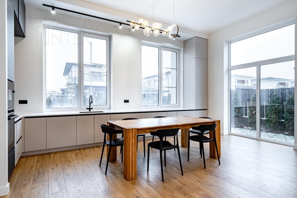 2-этажный коттедж 260 м² с отделкой