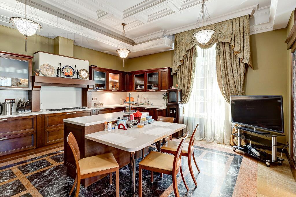 2-этажный коттедж 1 200 м² с отделкой