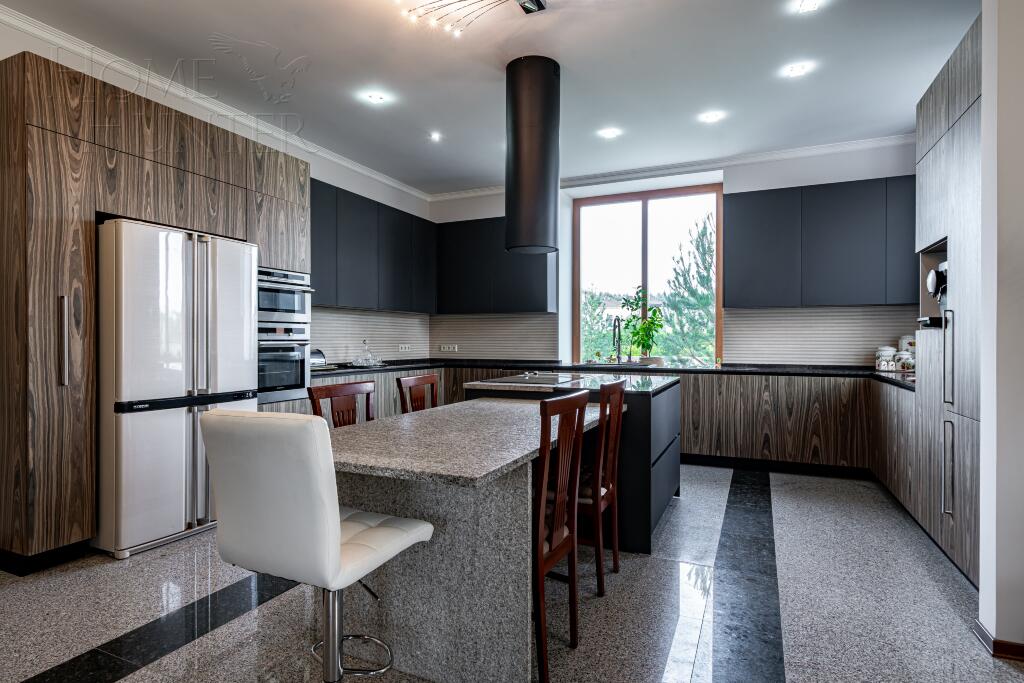 2-этажный коттедж 750 м² с отделкой