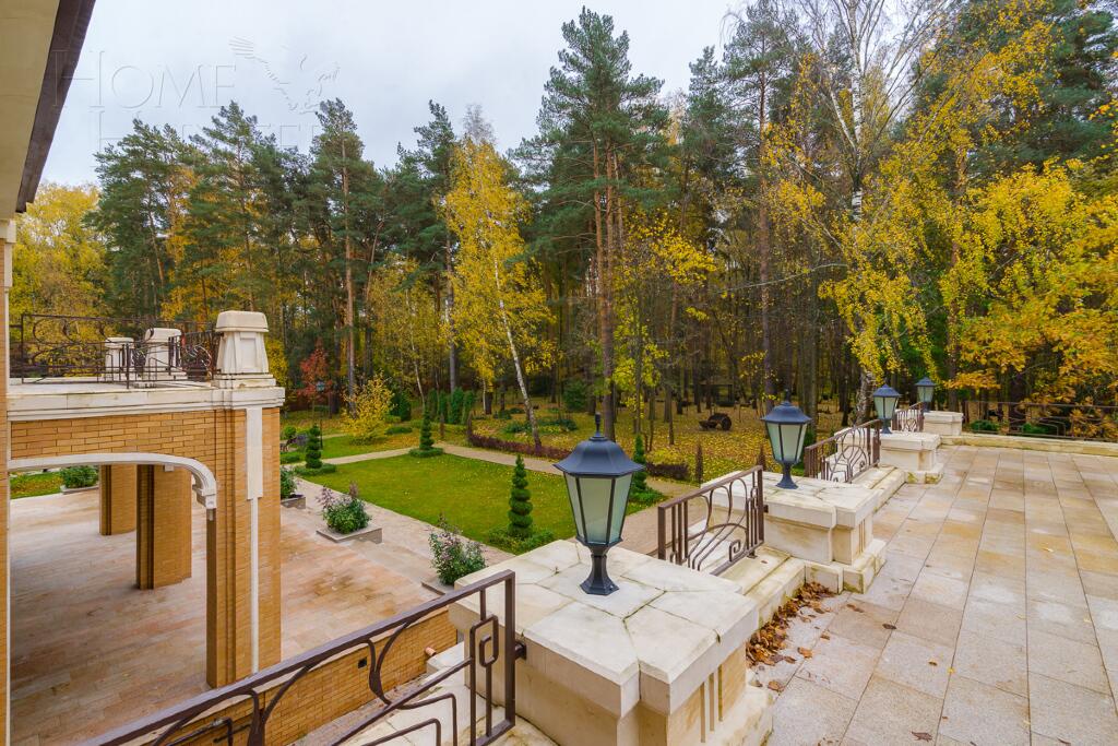 2-этажный коттедж 1 372 м² с отделкой