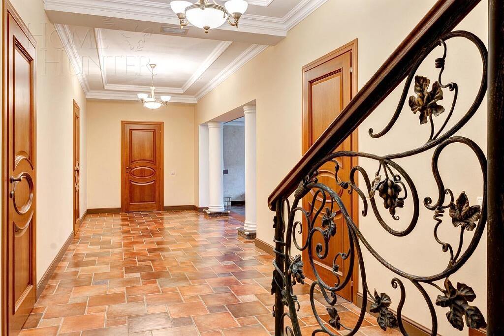 2-этажный коттедж 700 м² с отделкой