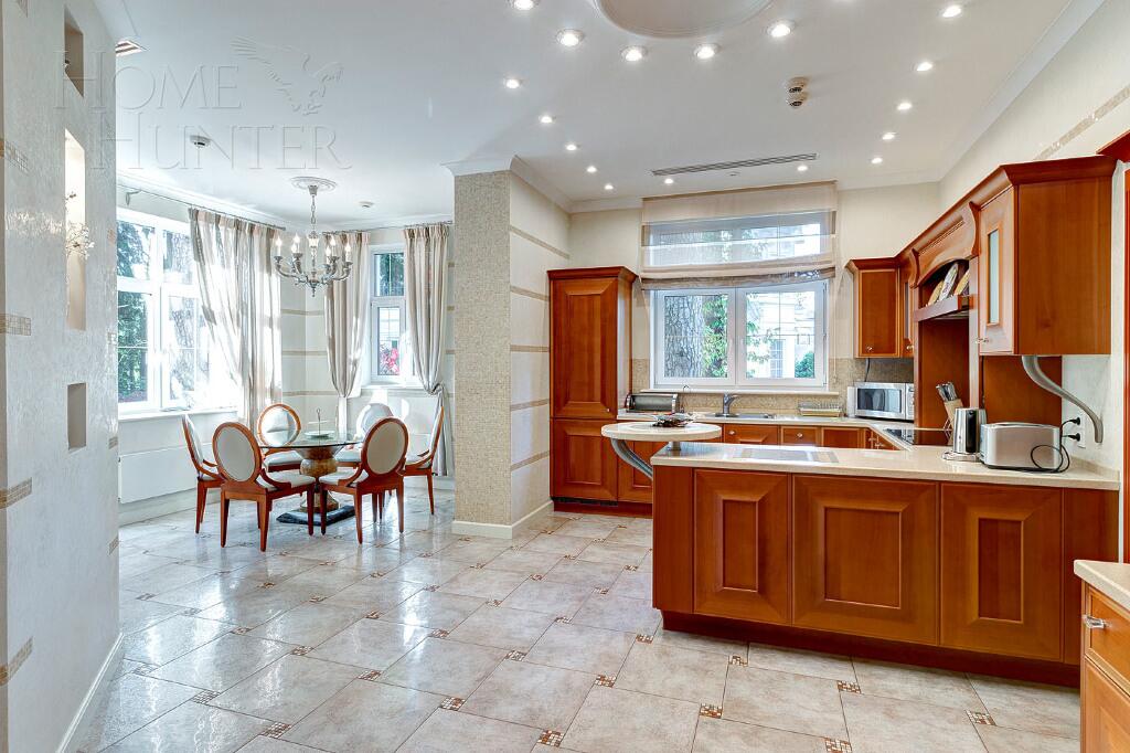 2-этажный коттедж 782.7 м² с отделкой
