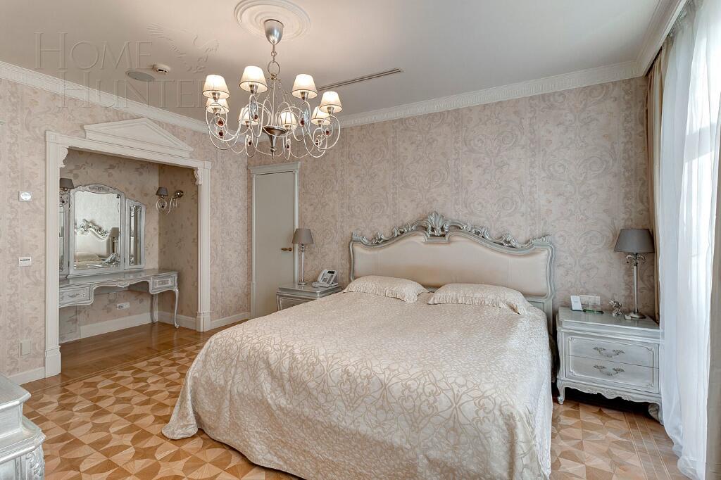 2-этажный коттедж 782.7 м² с отделкой