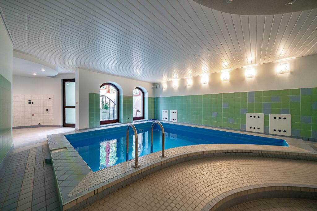 3-этажный коттедж 600 м² с отделкой