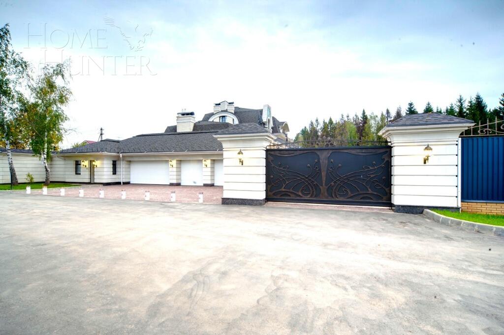 3-этажный коттедж 1 832 м² с отделкой