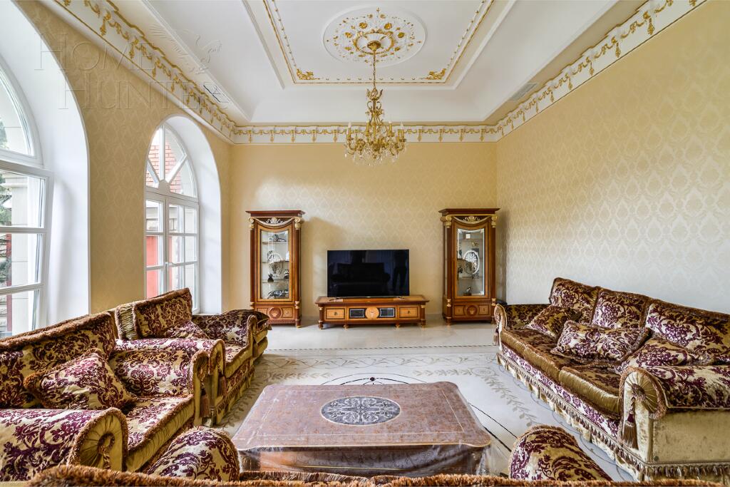 2-этажный коттедж 1 800 м² с отделкой