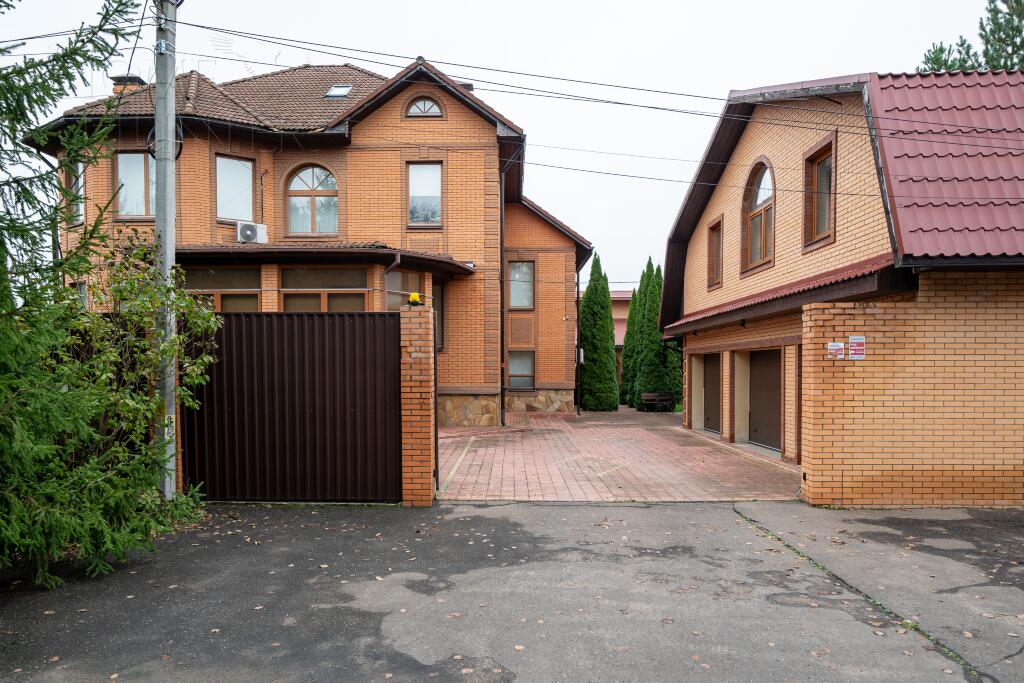 3-этажный коттедж 980 м² с отделкой