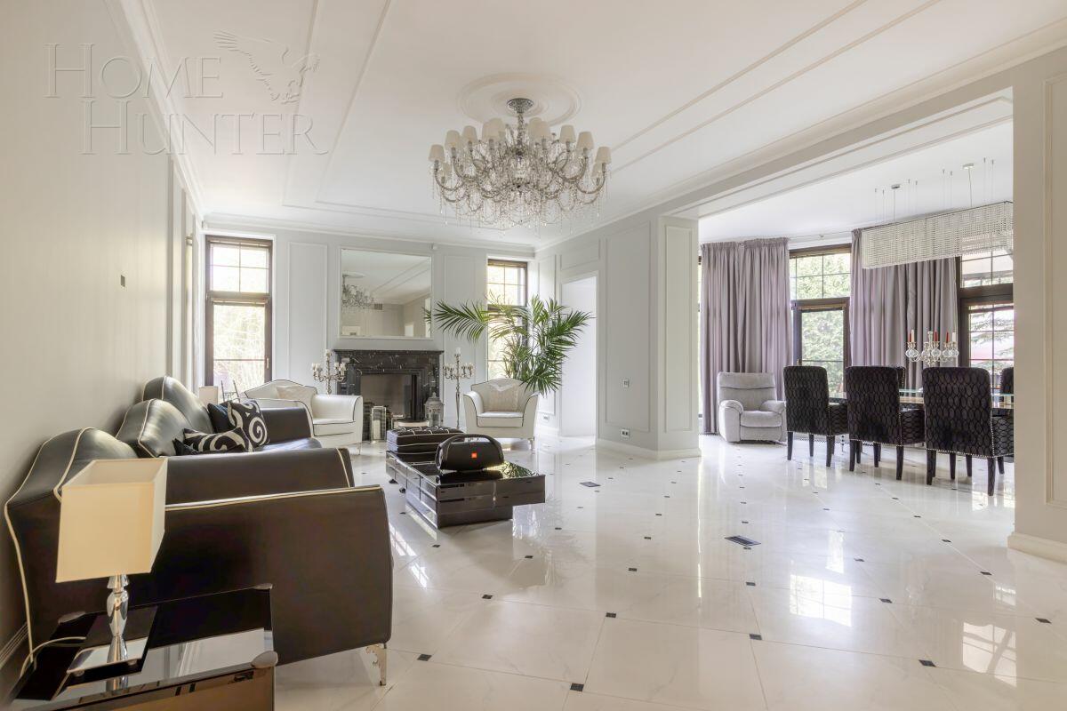 2-этажный коттедж 1 100 м² с отделкой