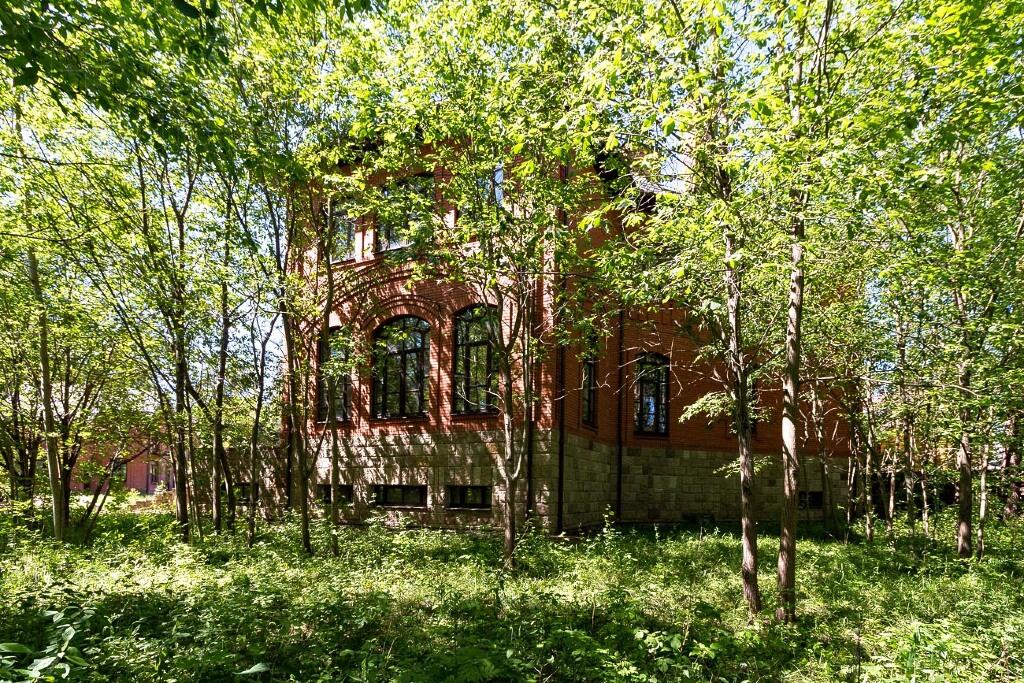 2-этажный коттедж 1 100 м² без отделки