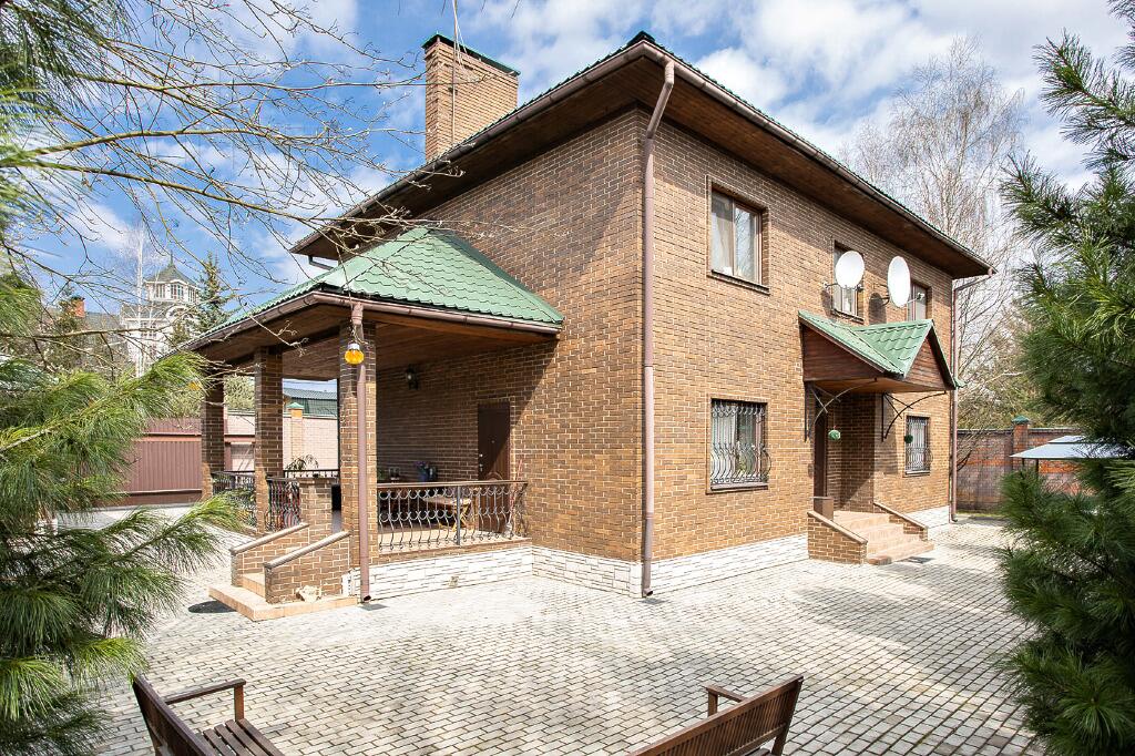 2-этажный коттедж 200 м² с отделкой