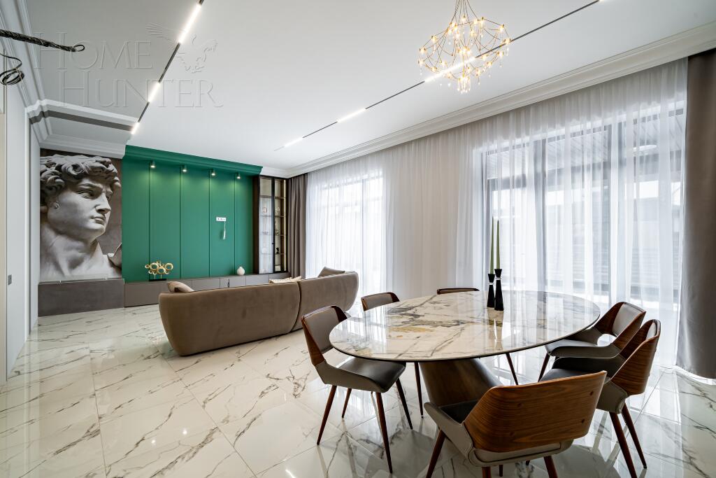 2-этажный коттедж 250 м² с отделкой