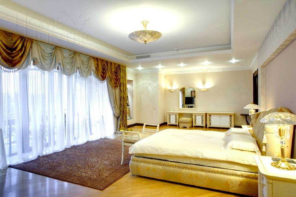 3-этажный коттедж 1 832 м² с отделкой