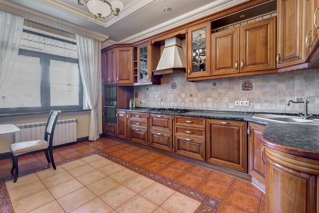 2-этажный коттедж 700 м² с отделкой